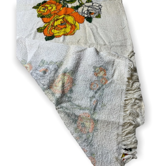 Vintage 1970's Floral Yellow Orange Green Bath Towel - Picture 2 of 6
